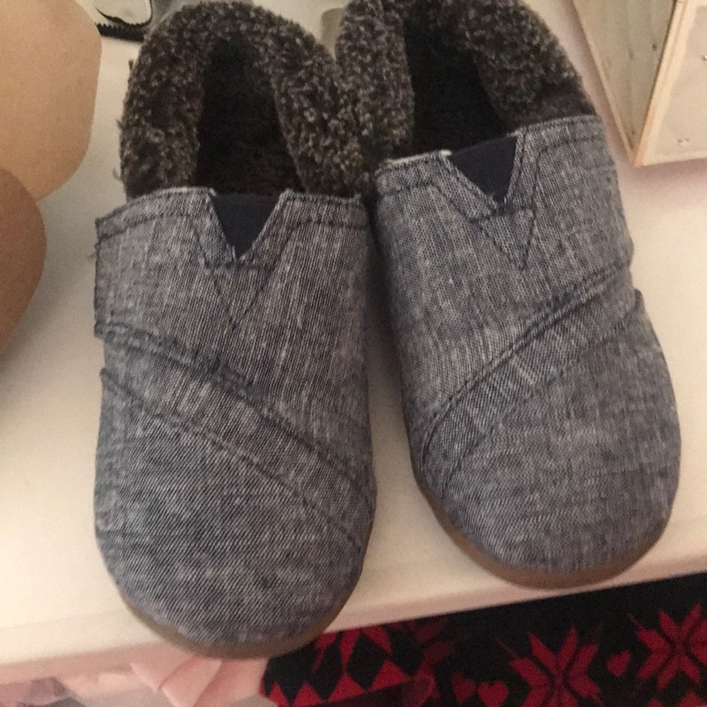 Toms slip on